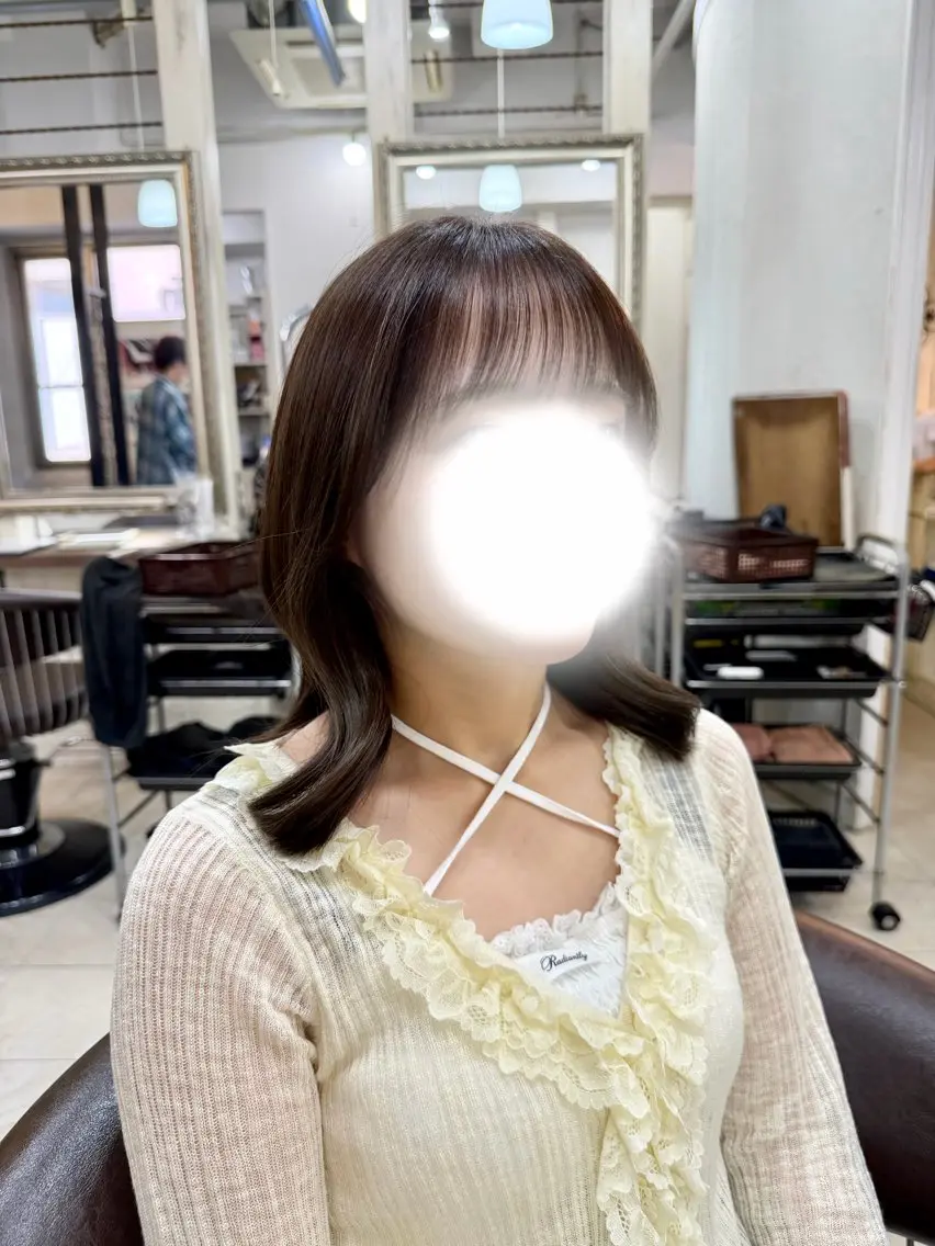 ミディアム アッシュ アッシュブラウン くびれヘア レイヤーカット カット ヘアカラー トリートメント 兒玉/艶カラー/ 髪のお悩み相談😌のヘアスタイル