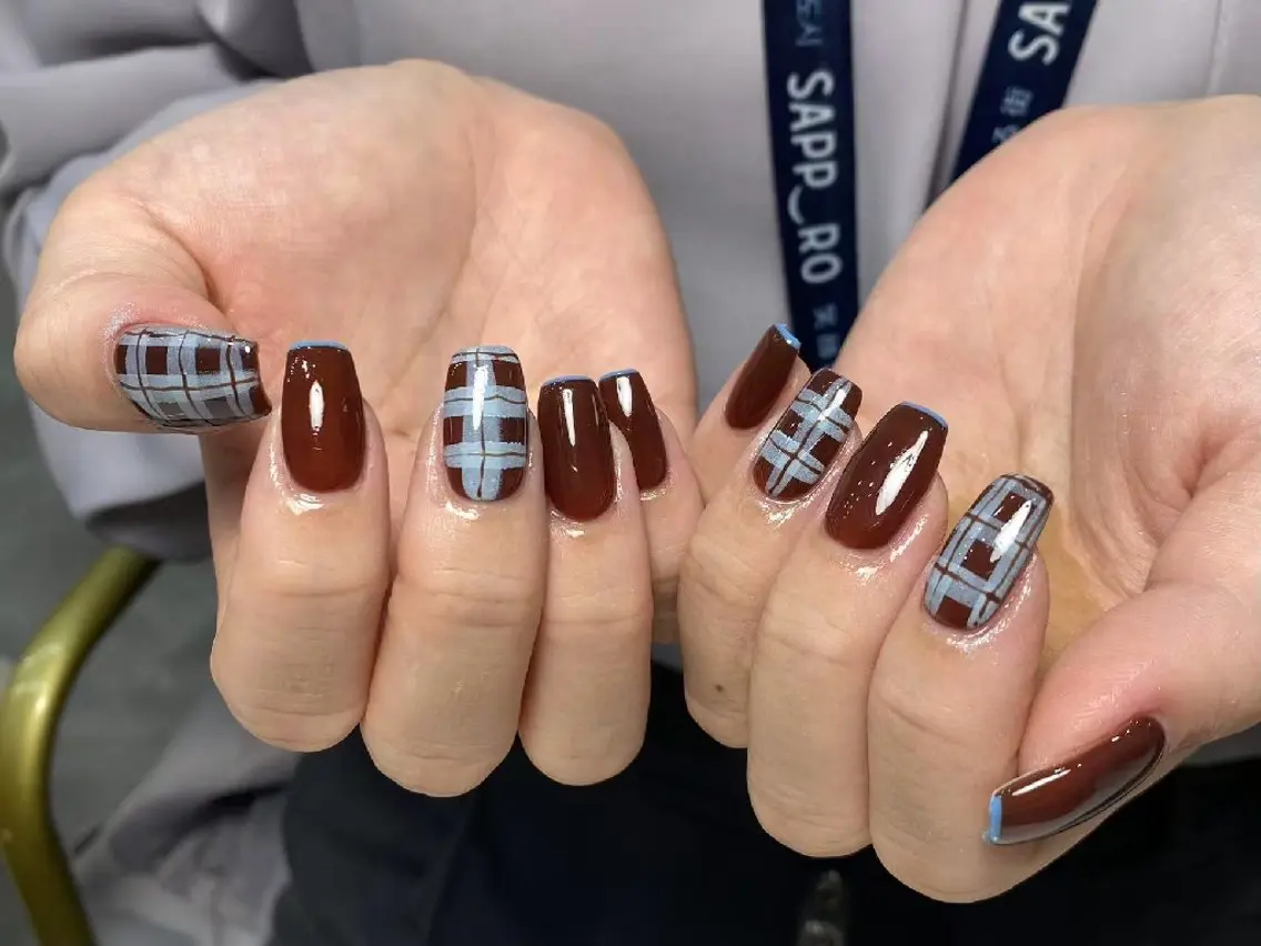 ネイル チークネイル フレンチネイル ジェルネイル ガーリー キラキラネイル ハンドネイル UM Nail Salonのネイルデザイン