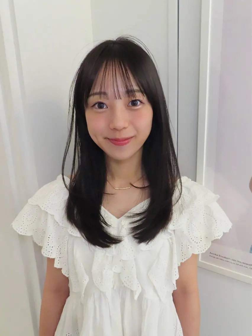 ミディアム rizu🐩 透明感カラーのヘアスタイル