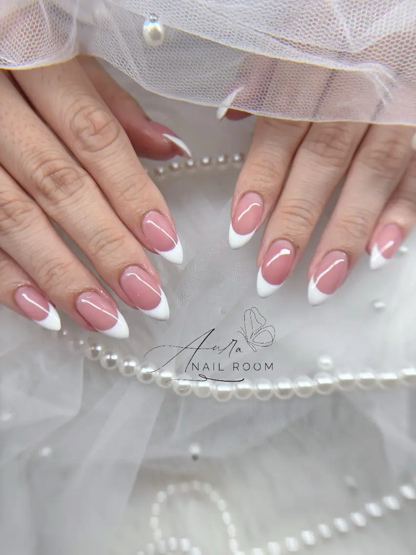 ネイル フレンチネイル Aura Nail Roomのネイルデザイン