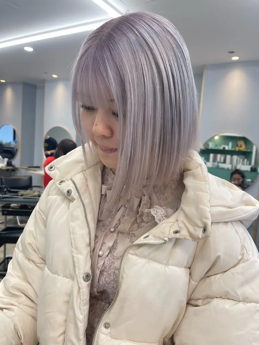 ショート カラー ヘアカラー トリートメント 💓パーマ，💗 レイヤーカットのヘアスタイル