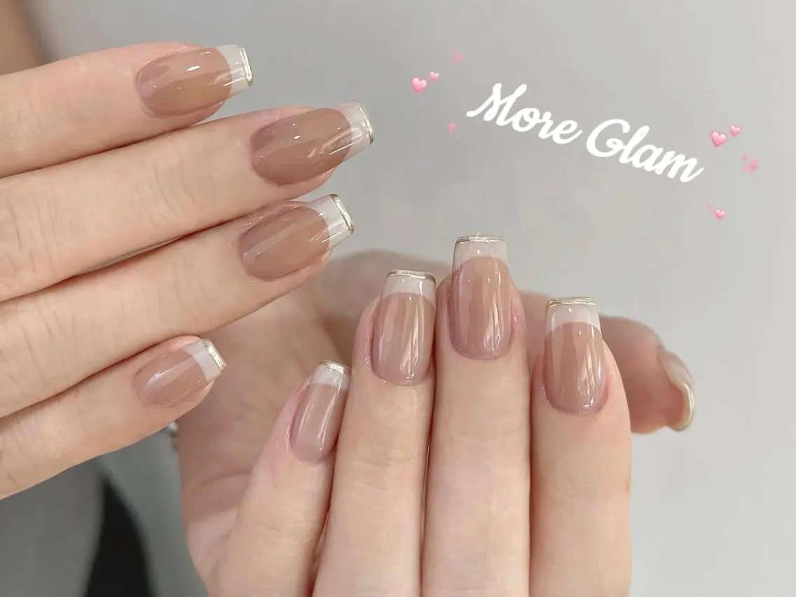 ネイル 長さ出し フットネイル フレンチネイル ジェルネイル ガラスフレンチ MoreGlam Nailsのネイルデザイン