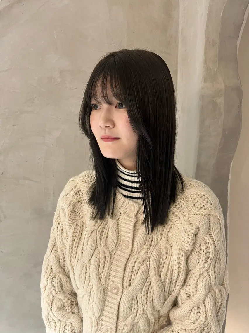 ミディアム カラー カット ヘアカラー トリートメント 切りっぱなしボブ/ 艶カラー/綾莉のヘアスタイル