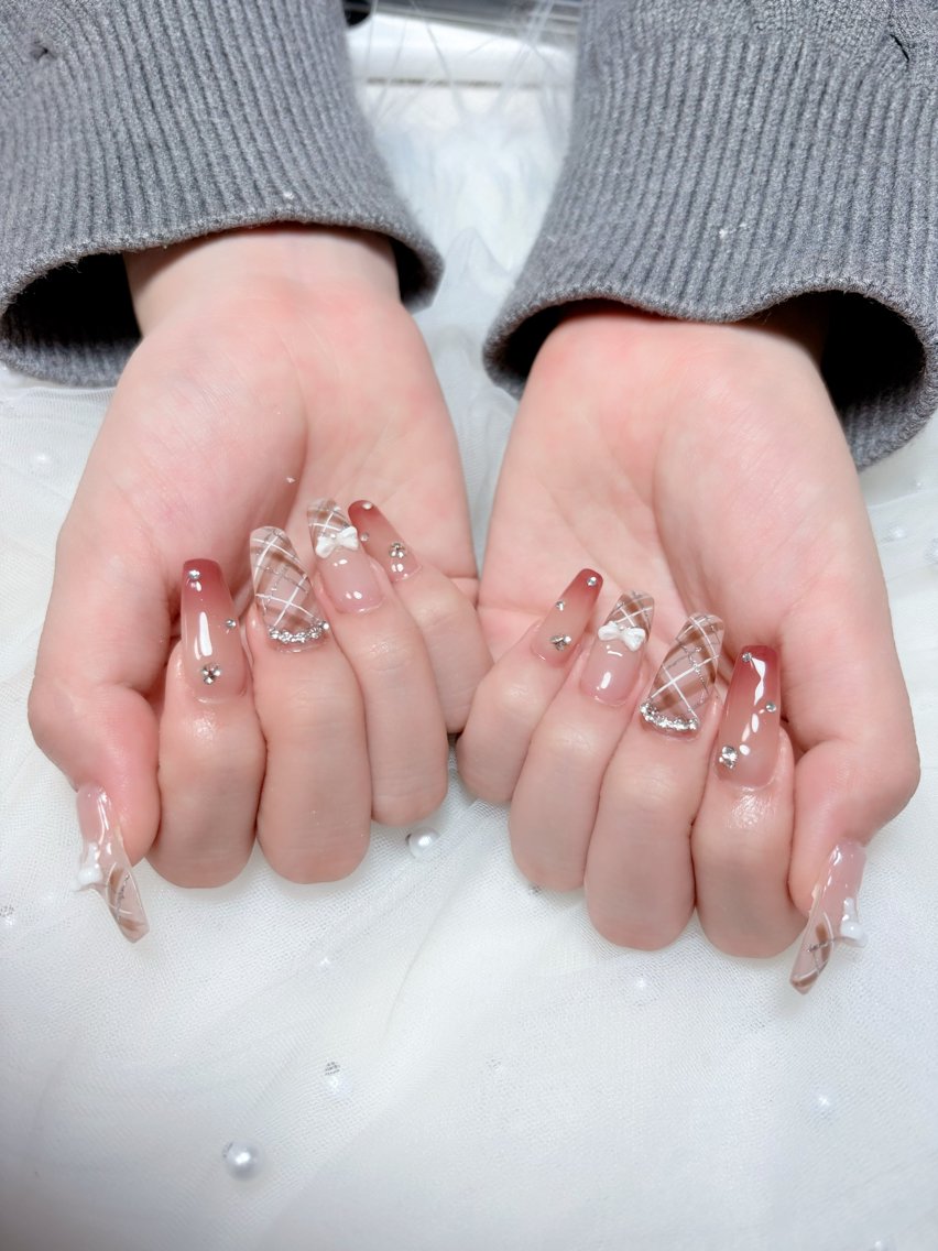 ネイル 長さ出し フットネイル ジェルネイル 韓国ネイル マグネットネイル ハンドネイル Huyn Nail Shinjyukuのネイルデザイン