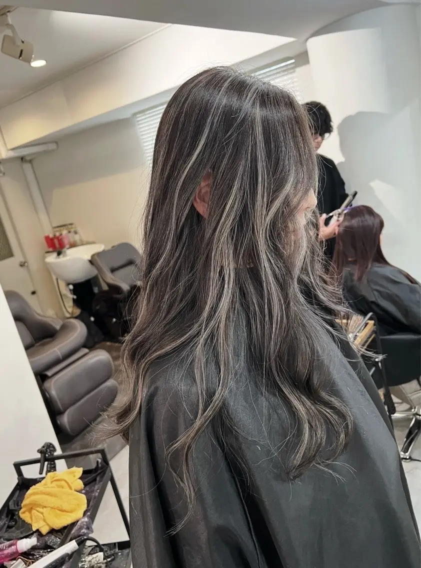ロング カラー ダークグレー ダークグレージュ グレージュ ハイライトカラー ハイライト 指名数No.1 /NAOYAのヘアスタイル