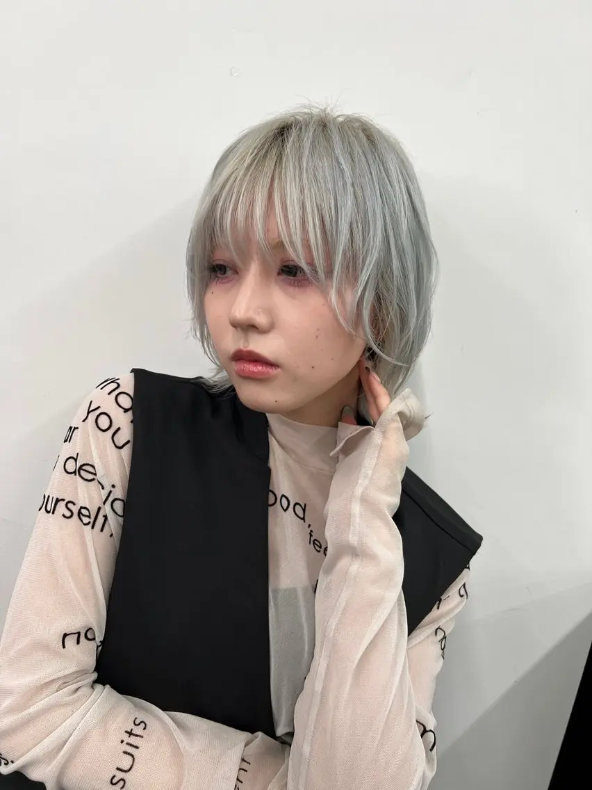 ショート カラー ヘアアレンジ ボブ/透明感ベージュ 🫧クルミ🌟のヘアスタイル