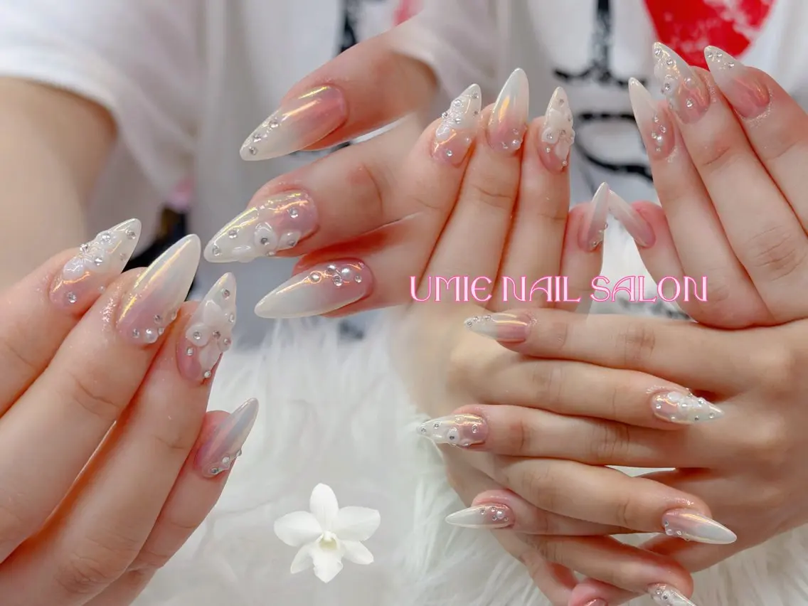 ネイル フットネイル フレンチネイル ジェルネイル ガラスフレンチ マグネットネイル UMIE NAIL SALONのネイルデザイン