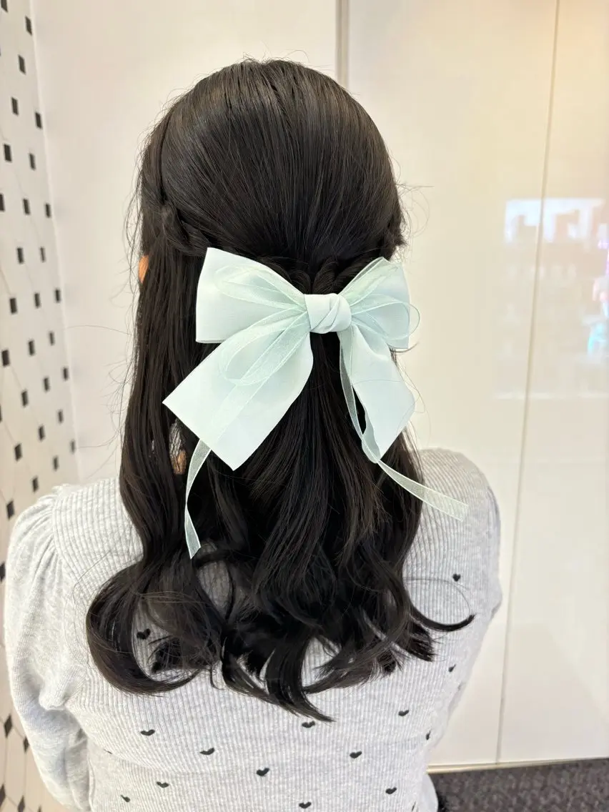 【人気No1🎀ハーフアップアレンジ】お出かけ前のプチアレンジの写真
