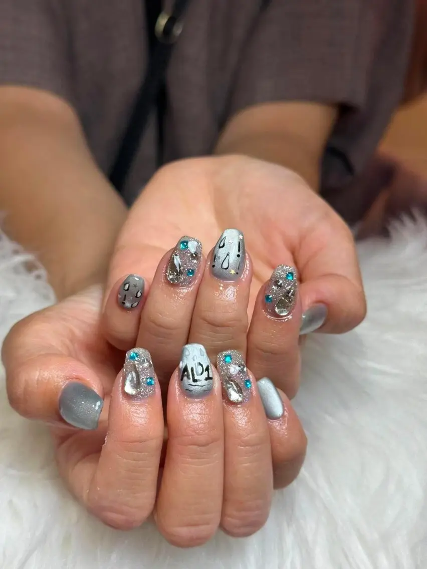 ネイル ハンドネイル T.Lee Nail Lilyのネイルデザイン