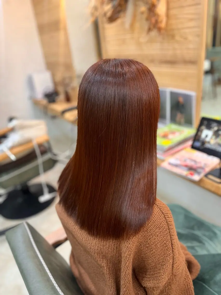 セミロング カラー 佐藤 美聡のヘアスタイル