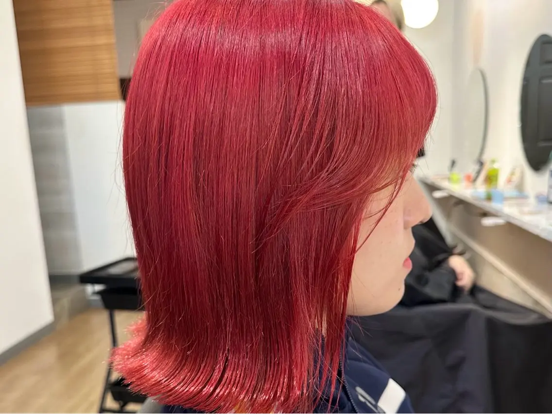 ショート まろやかなベージュ 小池春樹のヘアスタイル