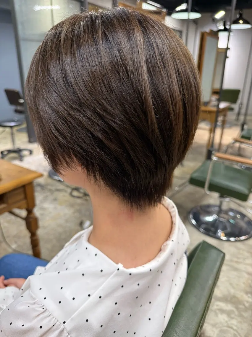 ショート カラー T Hのヘアスタイル