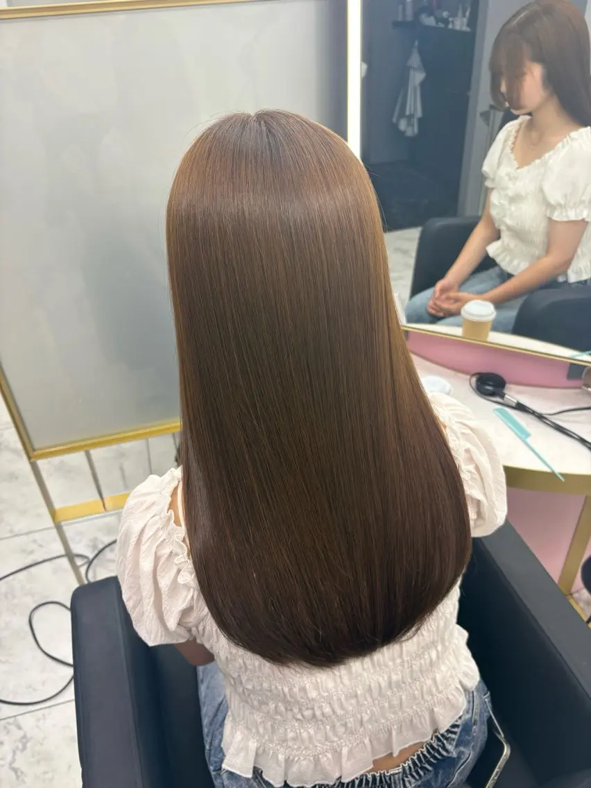ロング カラー momo /ブリーチなしピンクのヘアスタイル