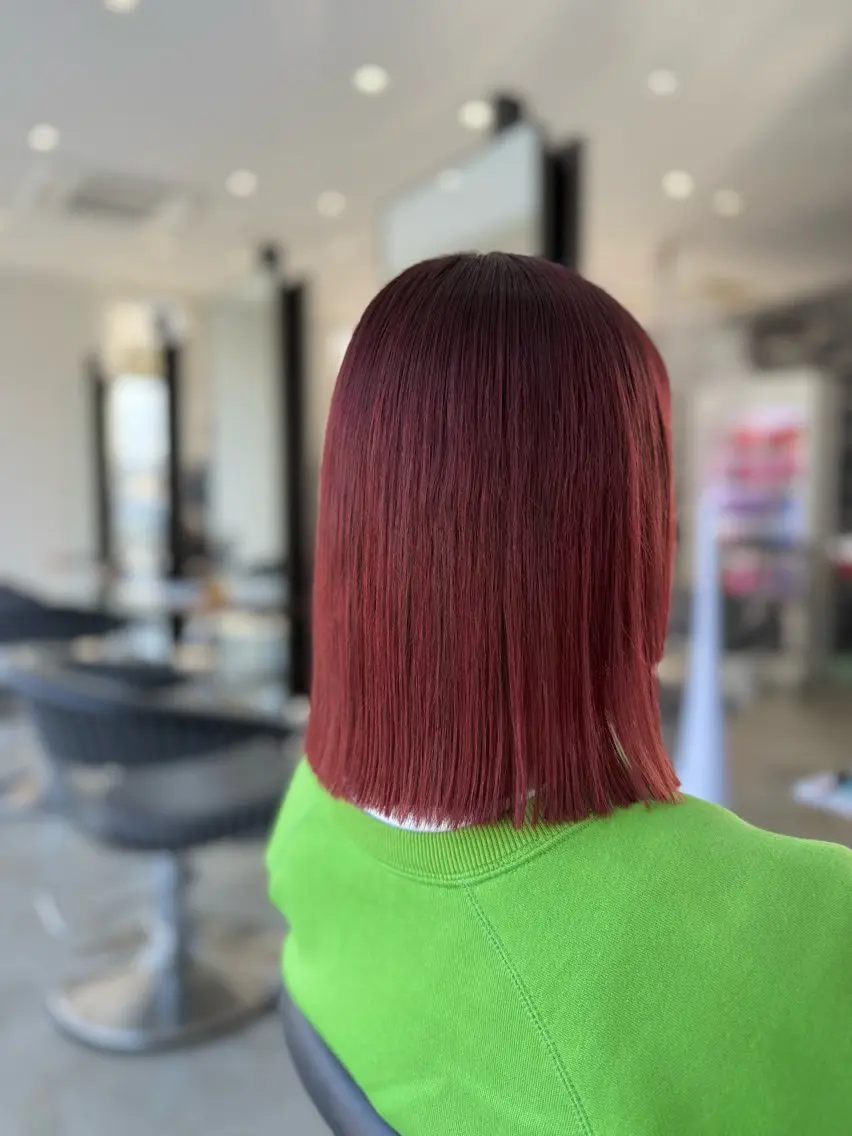 ミディアム カラー ブリーチ ボルドーカラー ブリーチなしカラー ヘアカラー 芳賀 風斗のヘアスタイル