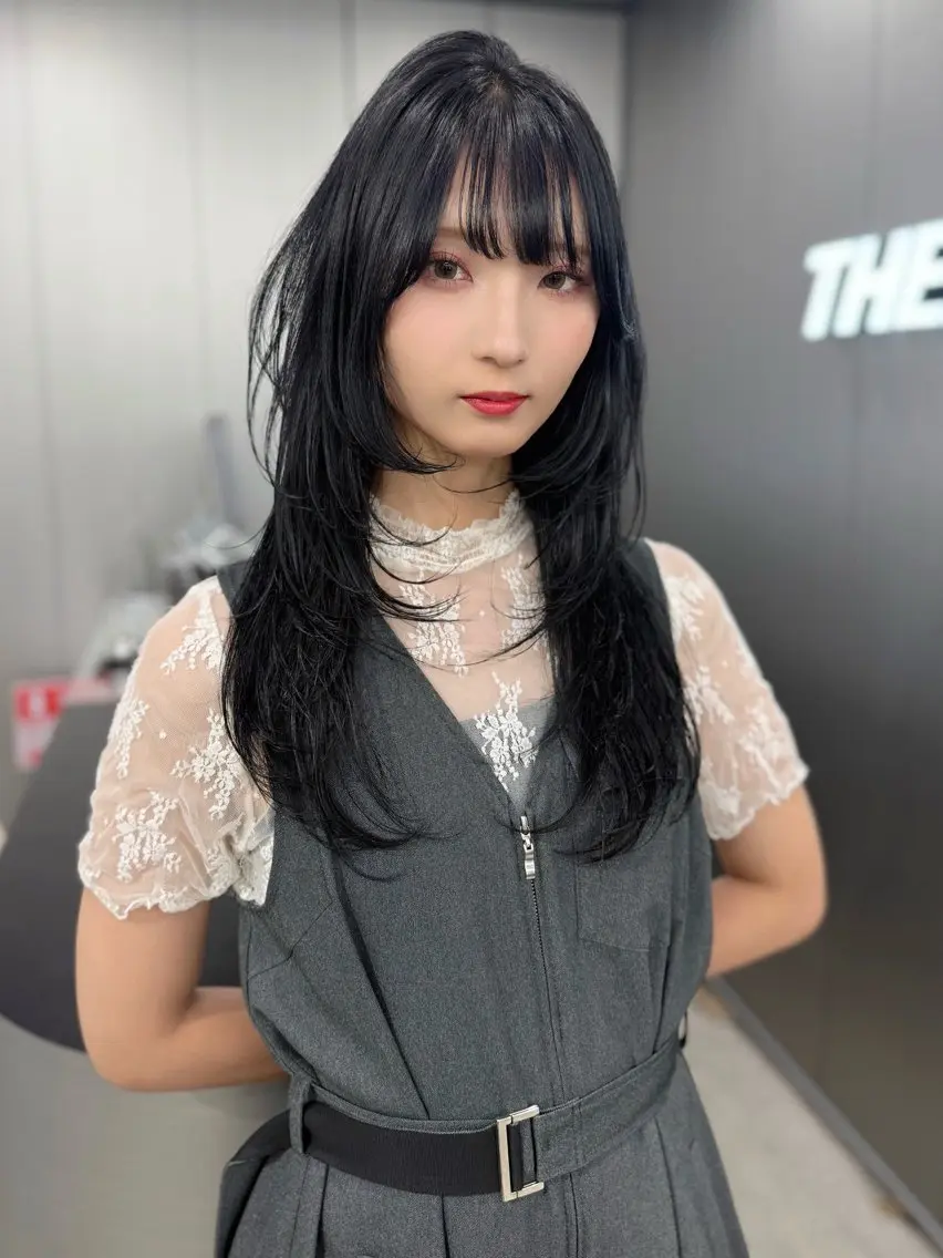 ロング カラー 黒髪 ブルーカラー ブルーブラック ハイレイヤー 韓国風ヘア レイヤーカット/ 縮毛矯正/TERUのヘアスタイル