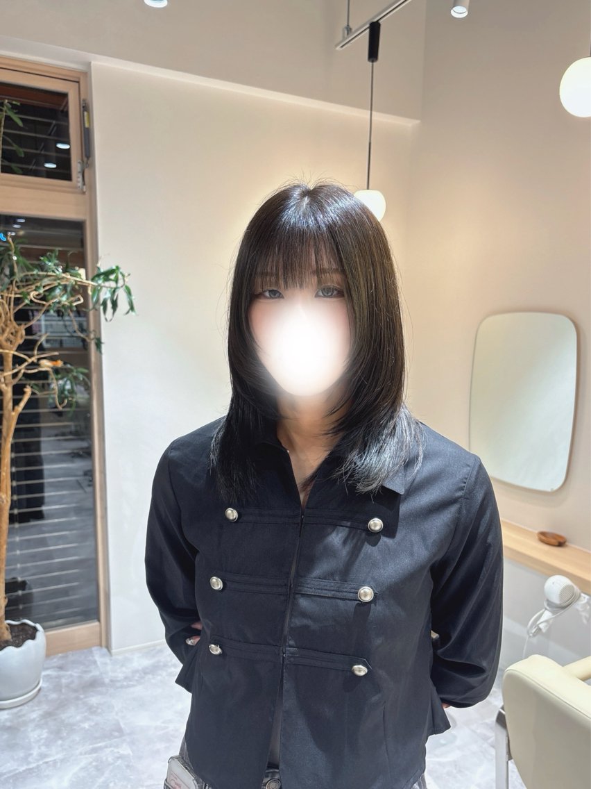 ミディアム レイヤーカット 安江 萌のヘアスタイル