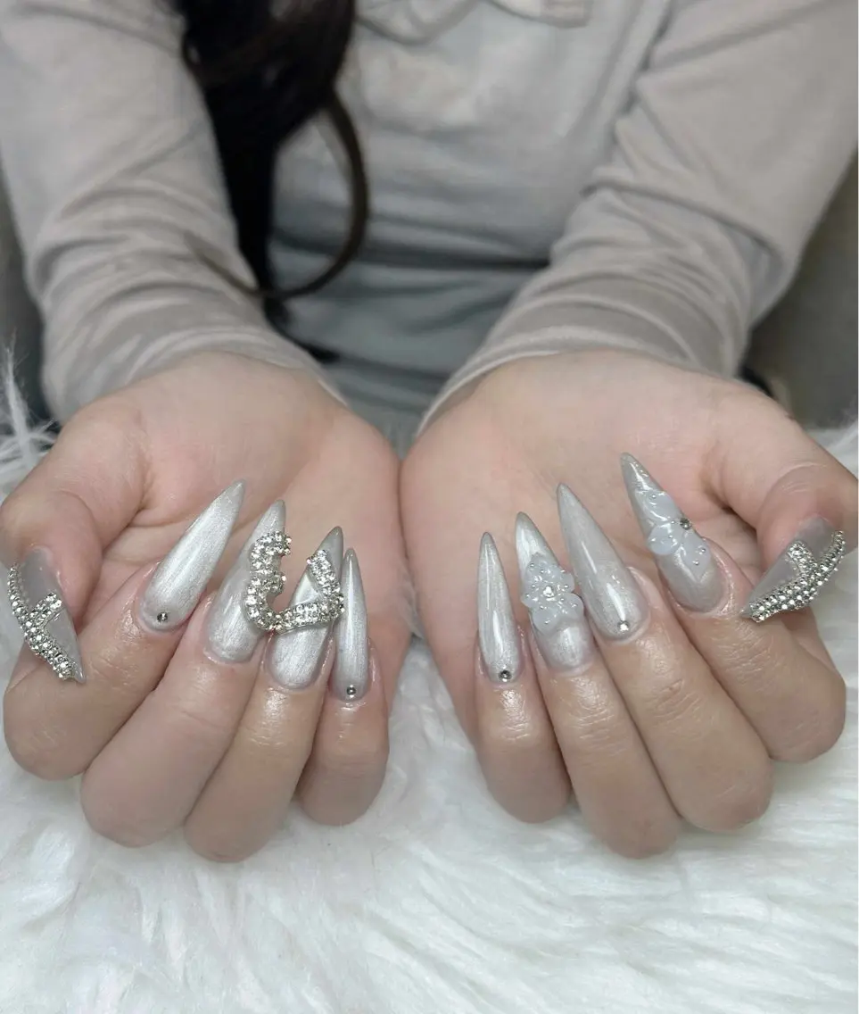 ネイル オーロラネイル ボルドー ブラウン 氷ネイル・うるうるネイル キラキラネイル ハンドネイル Julli NailStudioのネイルデザイン