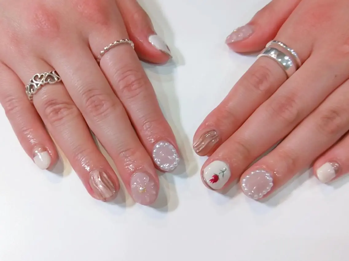 ネイル ハンドネイル ハンドケア はばすみれ🎀ﾈｲﾙ 光ﾌｪｲｼｬﾙ ﾍｱのネイルデザイン