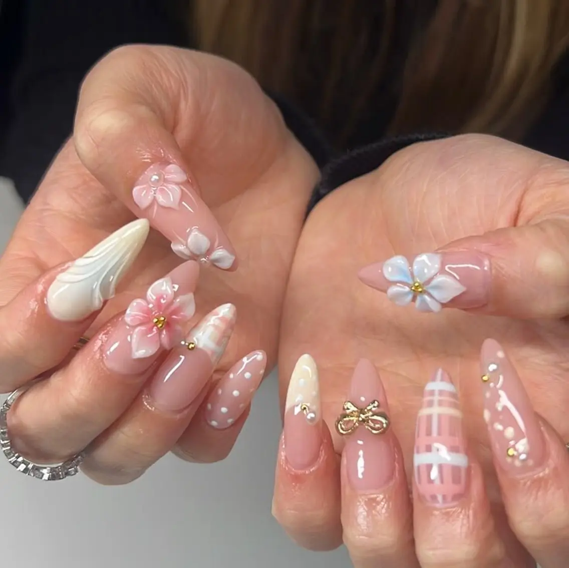ネイル キラキラネイル 韓国ネイル ロングネイル シンプルネイル ワンホンネイル ハンドネイル Rina Nail.Novaのネイルデザイン