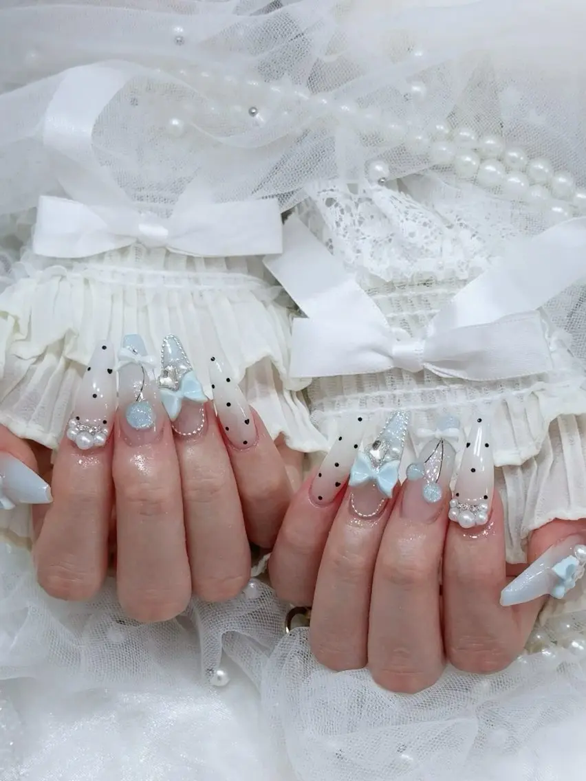 ネイル 長さ出し キラキラネイル 韓国ネイル ロングネイル ワンホンネイル ハンドネイル Josie nail salonのネイルデザイン