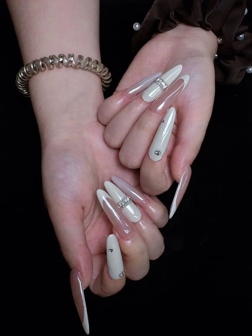 ネイル ハンドネイル ongles chicのネイルデザイン