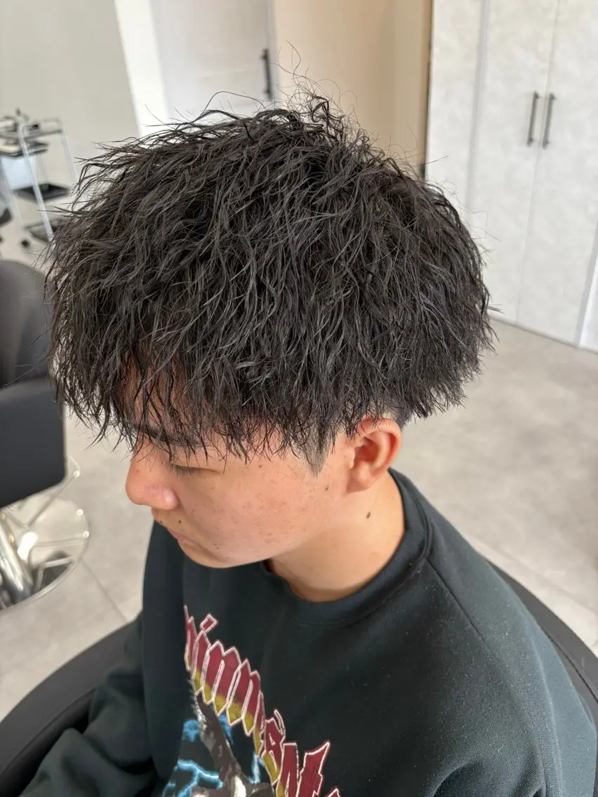パーマ メンズ メンズパーマ メンズツイストパーマ ツイストパーマ カット パーマ 土屋 竣奨のヘアスタイル