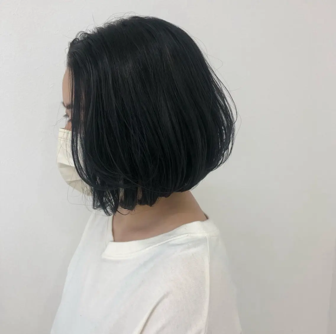 ショート カラー 黒髪 ブルーカラー ブルーブラック 堀越 エリのヘアスタイル