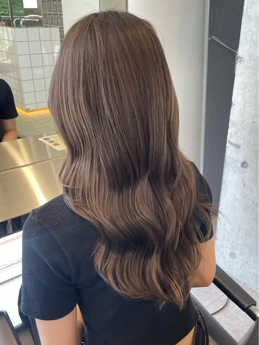 ロング カラー ヘアカラー 🩵ブリーチカラー 優海🩵のヘアスタイル