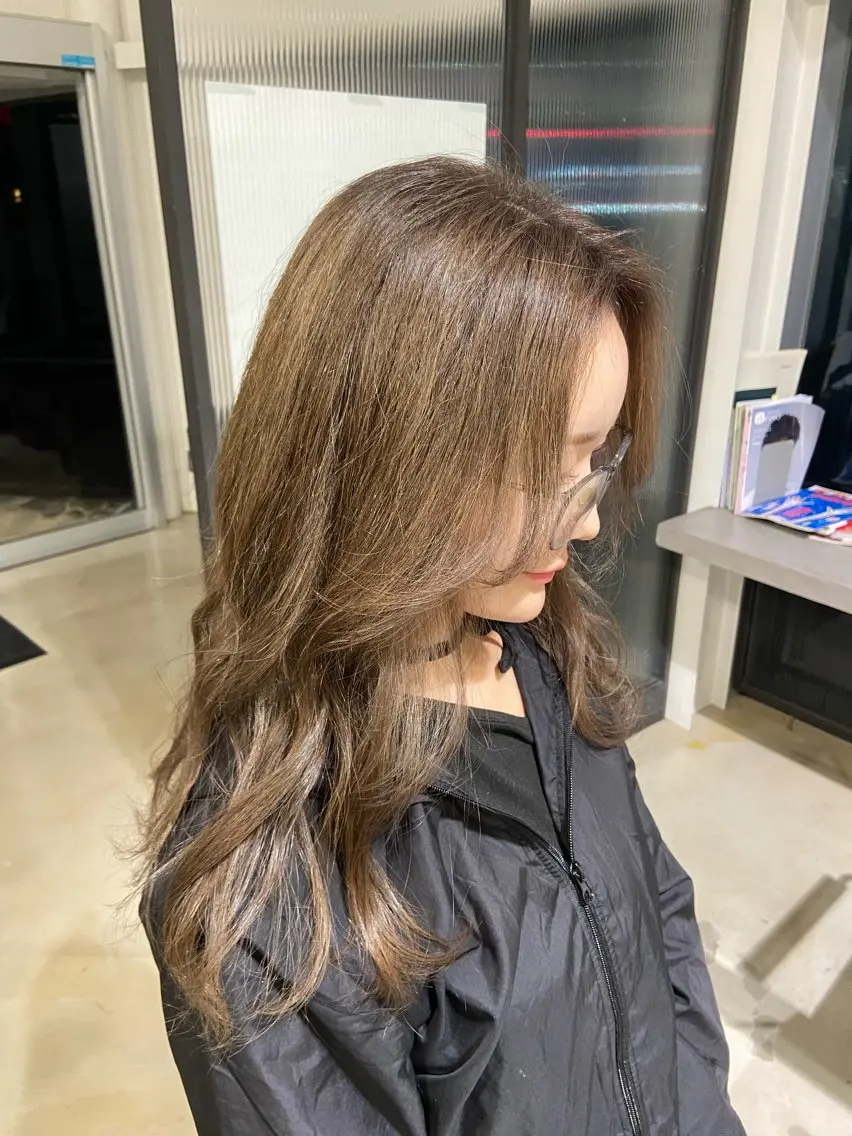 ロング カラー カット ヘアカラー MINENO🌼 ブリーチ⭐️カットのヘアスタイル