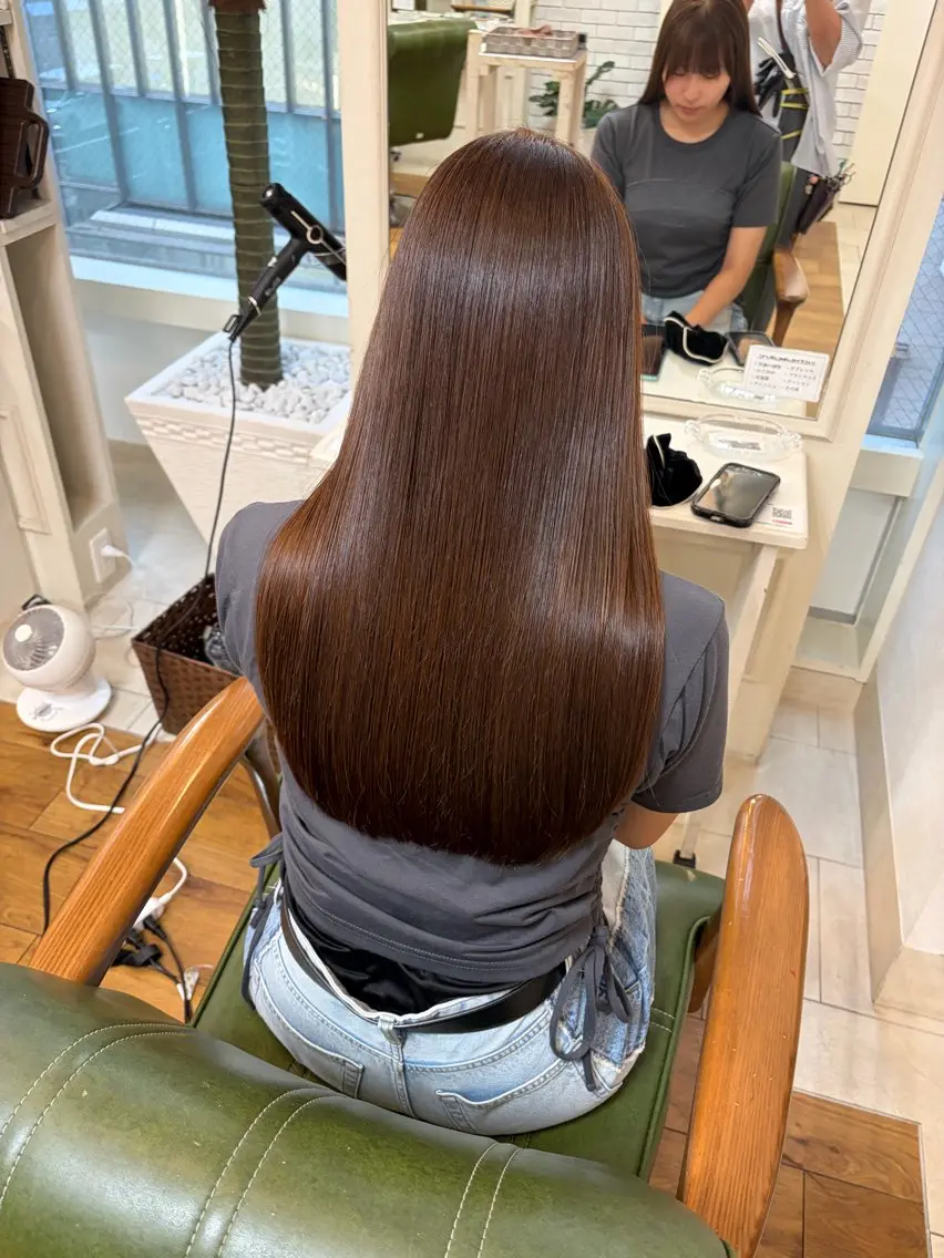 ロング カラー 髪質改善 レイヤーカット トリートメント 酸性ストレート 髪質改善/レイヤー/ ボブ/磯野史歩のヘアスタイル