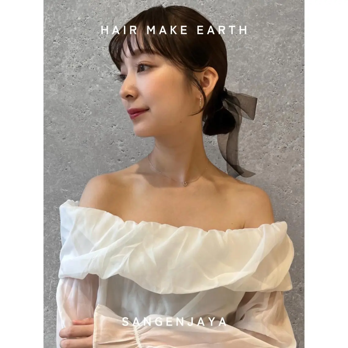 ヘアアレンジ セミロング お団子ヘア hair make earth 🪡のヘアスタイル
