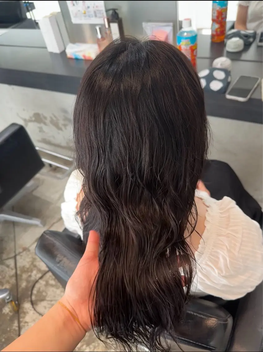 ロング ヘアカラー 松田 奈々のヘアスタイル