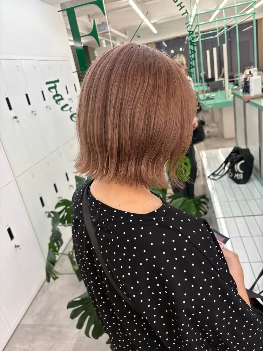 ショート ヘアカラー 綾乃／デザインカラー ／ハイトーン／ボブのヘアスタイル