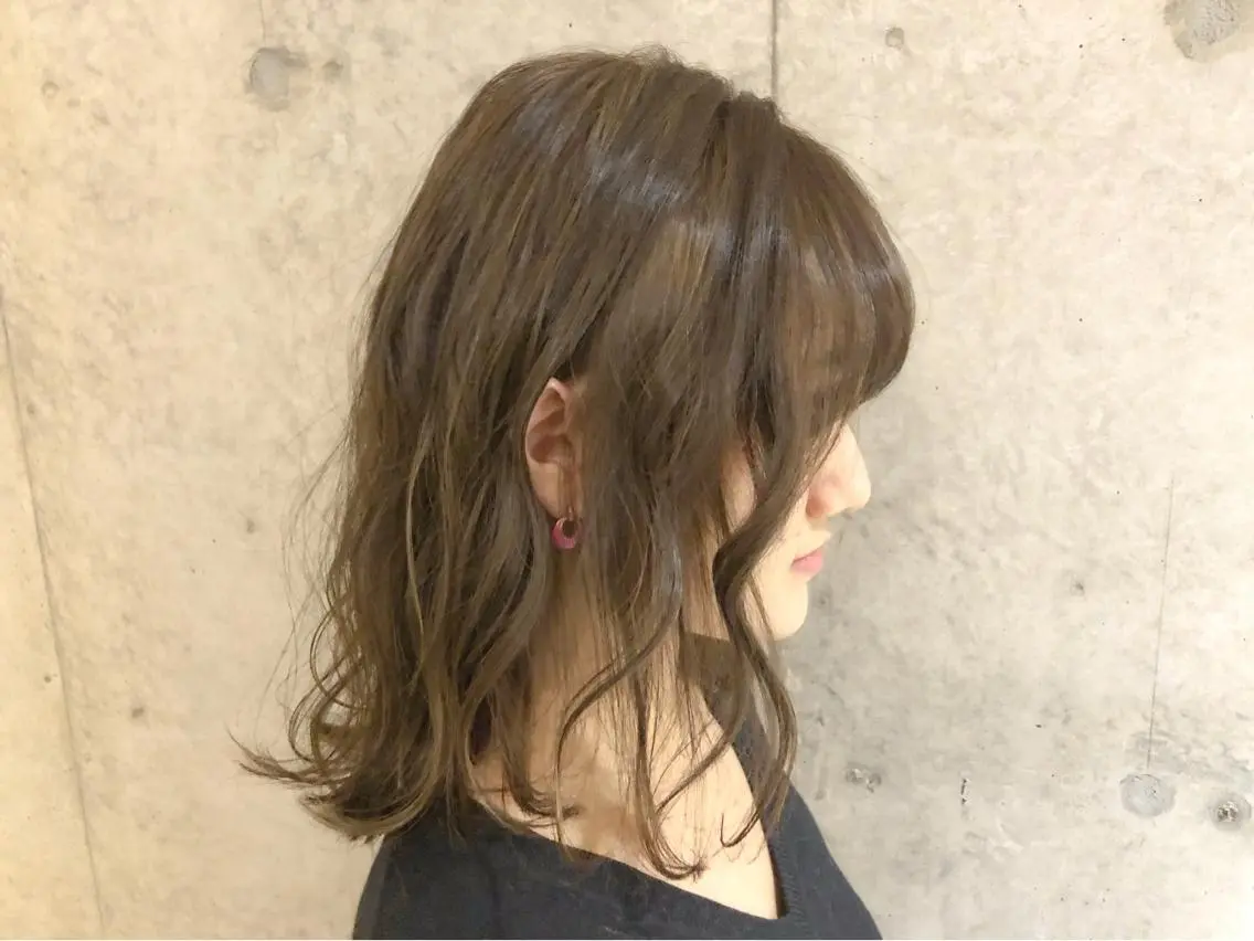 ミディアム カラー 藤原 ちひろのヘアスタイル