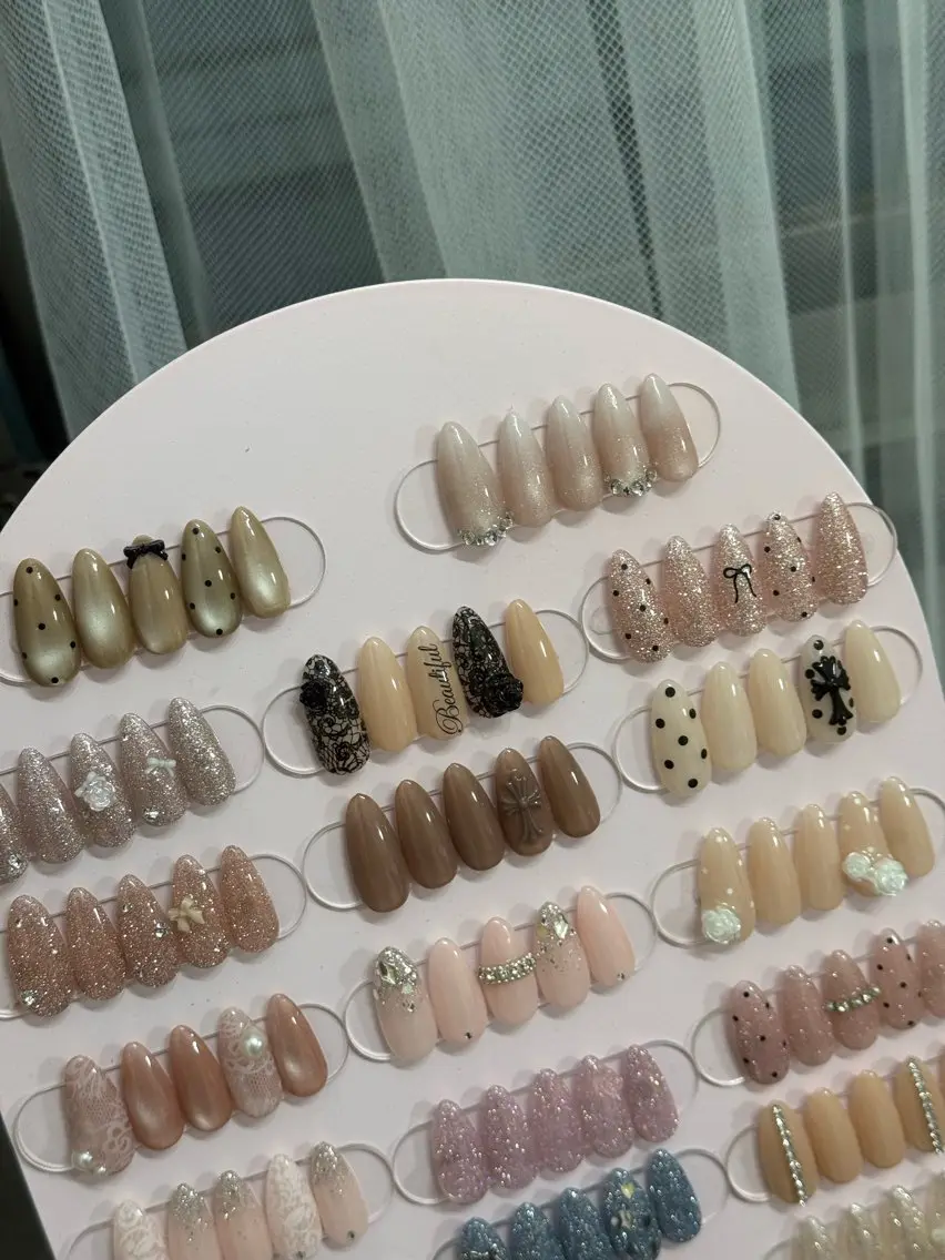 ネイル ハンドネイル esterella 𝐌𝐈𝐘𝐔𝐔のネイルデザイン