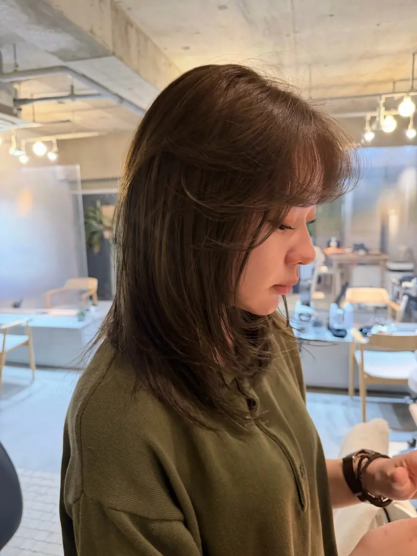 セミロング カラー 中野 こころのヘアスタイル