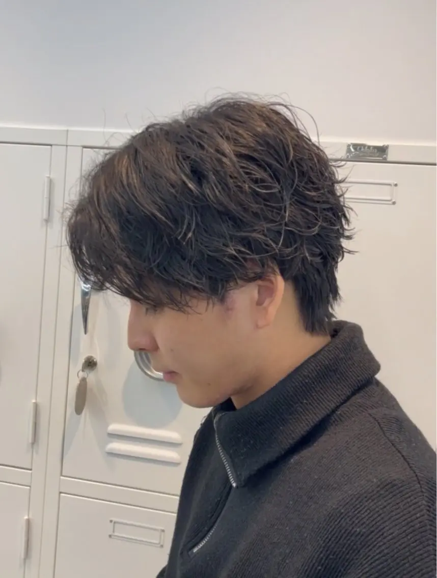 ミディアム カラー パーマ メンズ キッズ ミディアムパーマ メンズパーマ メンズウルフカット ウルフカット 栄💗メンズ｜似合せ パーマ｜haruのヘアスタイル