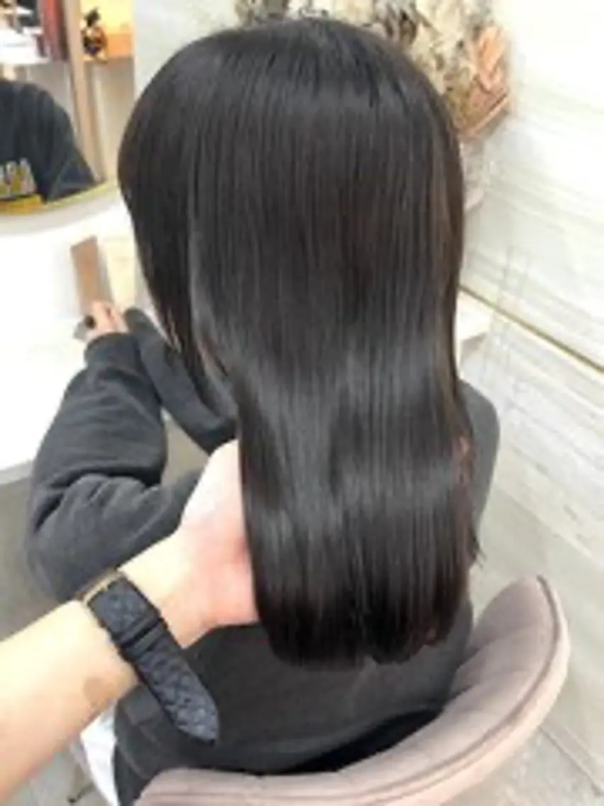 ロング カラー elu あやね💜 🫧カラー・縮毛矯正のヘアスタイル