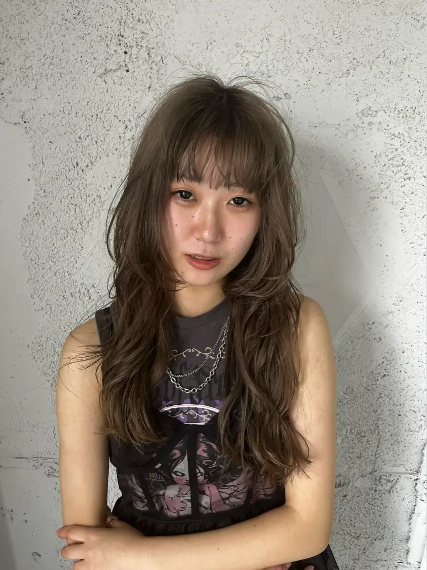 ロング カラー ベージュカラー レイヤーカット レイヤーカット/ブラ ウンカラー/河野凜のヘアスタイル