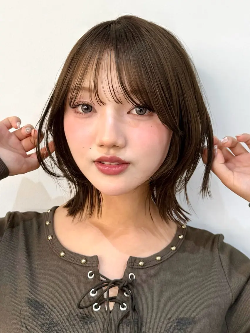ミディアム カット 内海 美莱のヘアスタイル