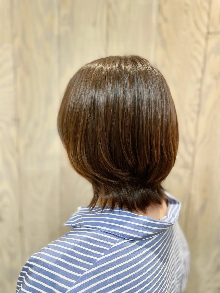 ショート レイヤーカット 外ハネヘア ウルフカット 亀田 実花のヘアスタイル