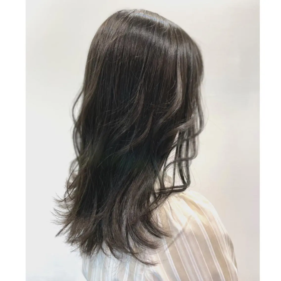 セミロング カラー アッシュ カット ヘアカラー パーマ トリートメント 福積 めぐみのヘアスタイル