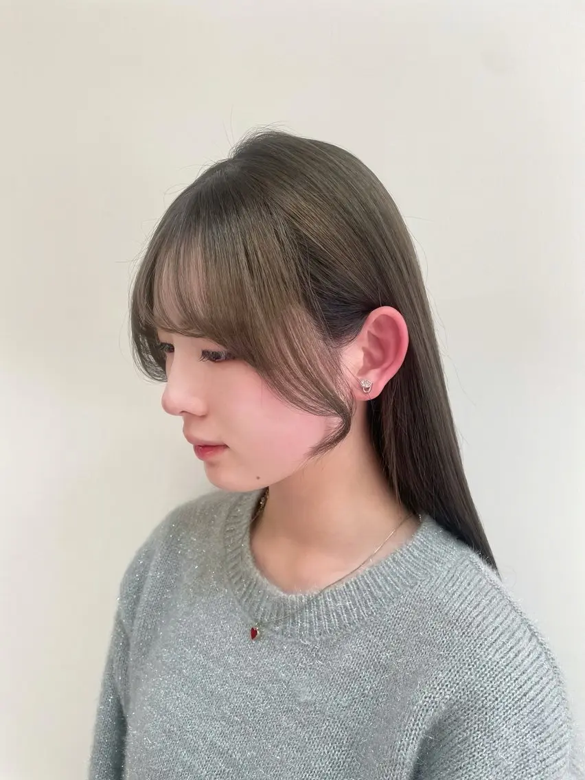 ロング 顔周りカット 韓国風ヘア レイヤーカット Riru🩵縮毛矯正 リピーター多数✨🩵のヘアスタイル