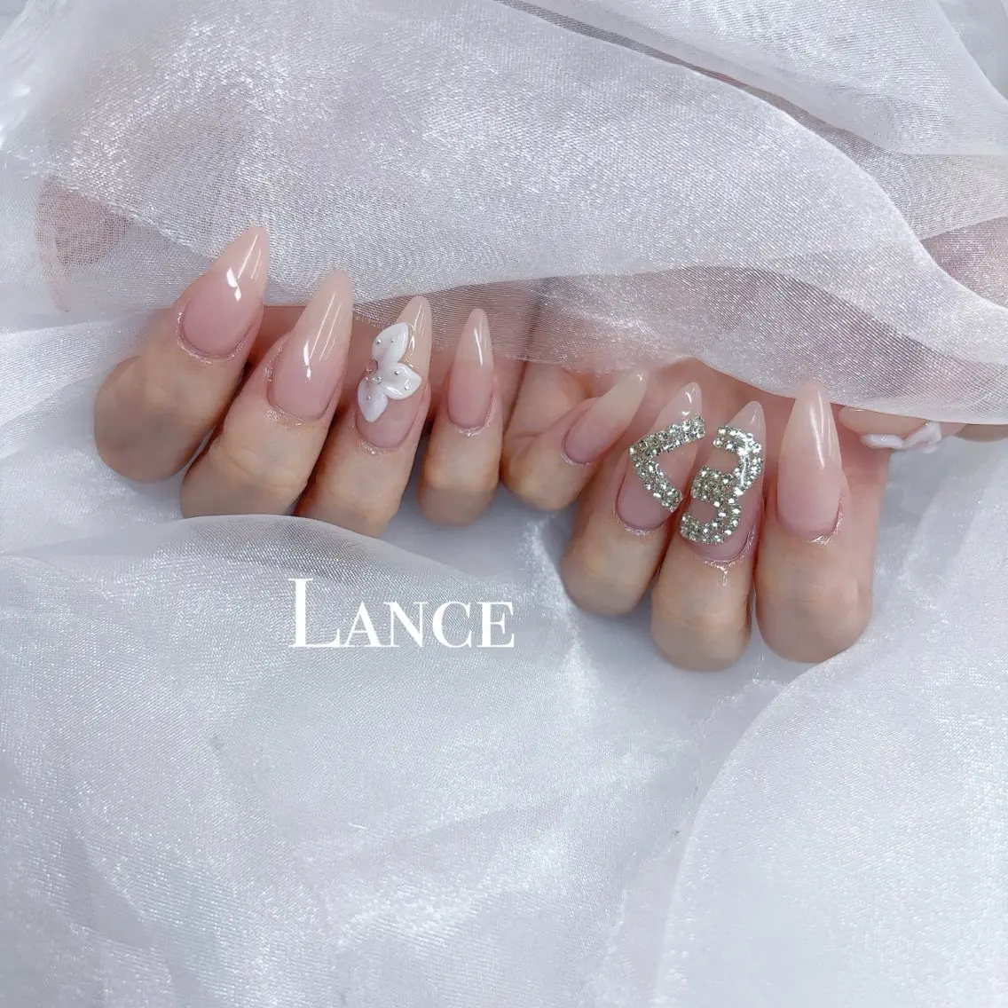 ネイル オーロラネイル フットネイル フレンチネイル ガラスフレンチ 氷ネイル・うるうるネイル ハンドネイル Lance nailのネイルデザイン