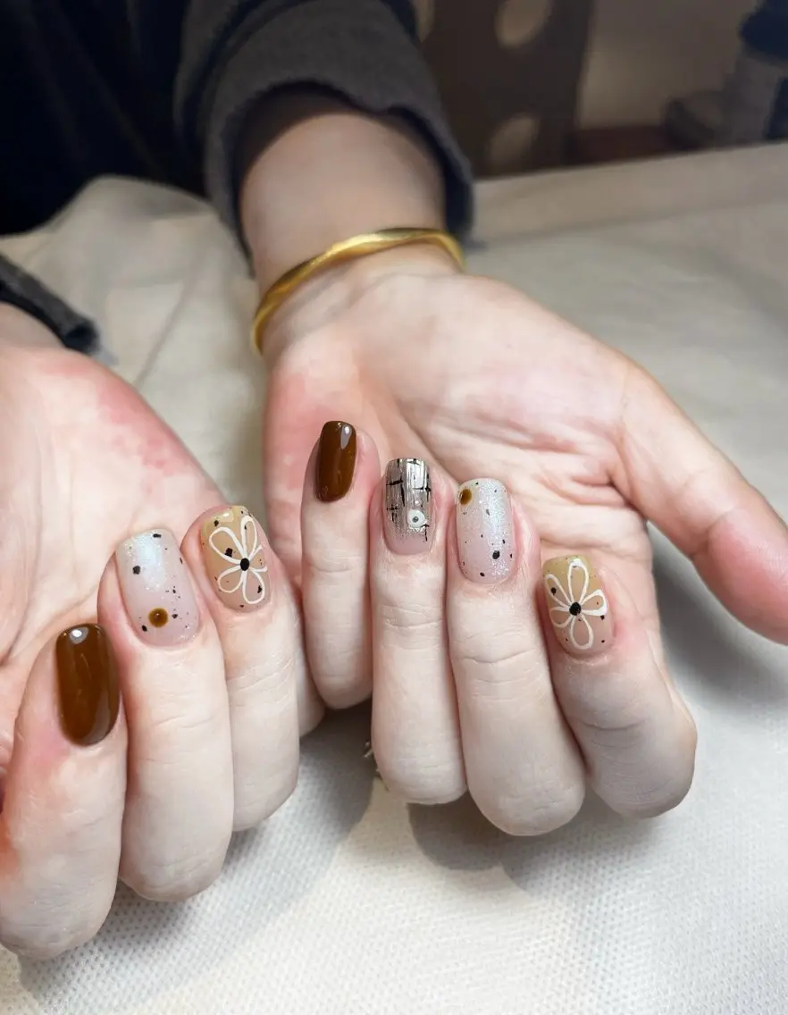 ネイル アートネイル チークネイル 長さ出し フラッシュネイル キラキラネイル ハンドネイル ハンドケア For you. Nail Salonのネイルデザイン
