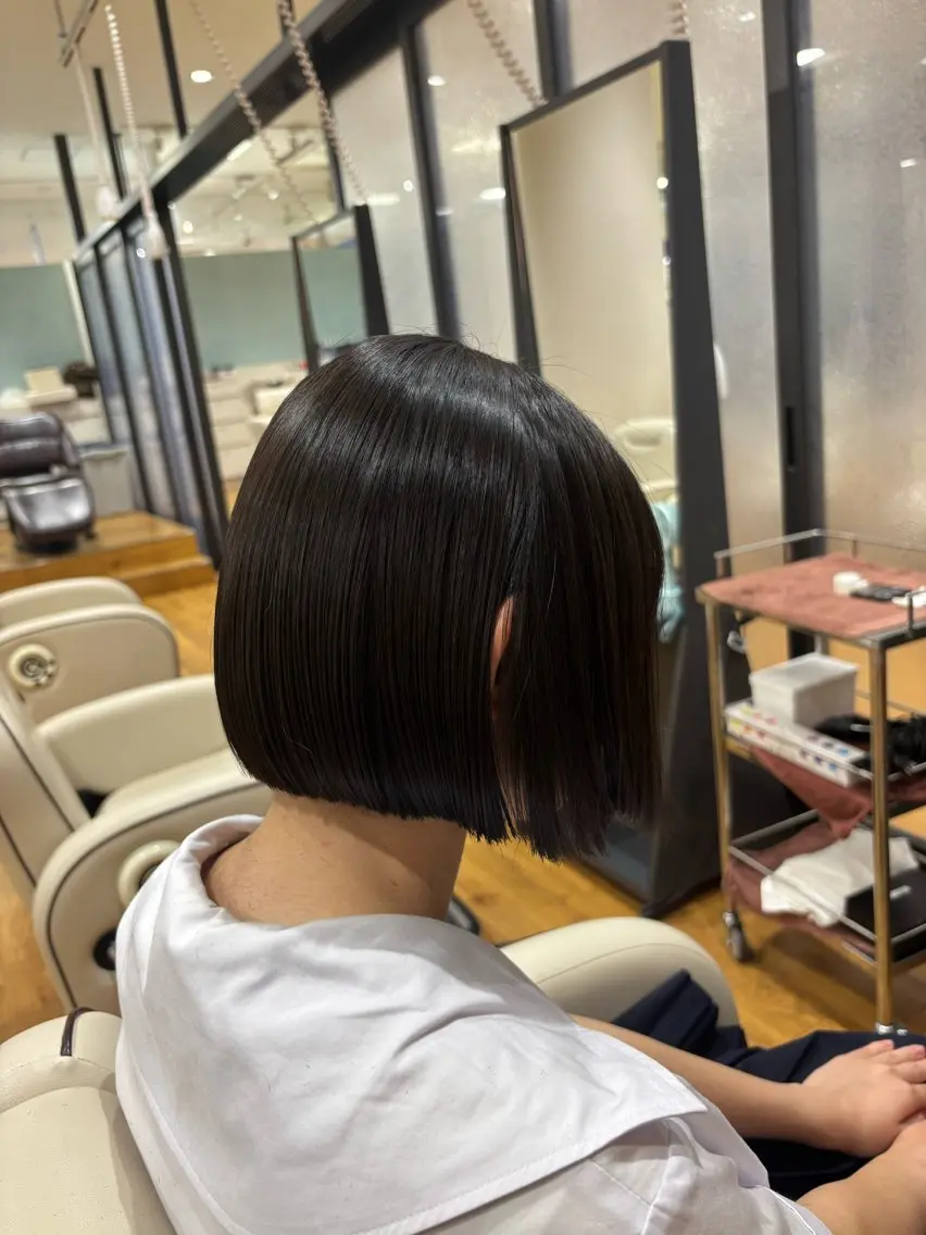 ショート ササキ アズミのヘアスタイル