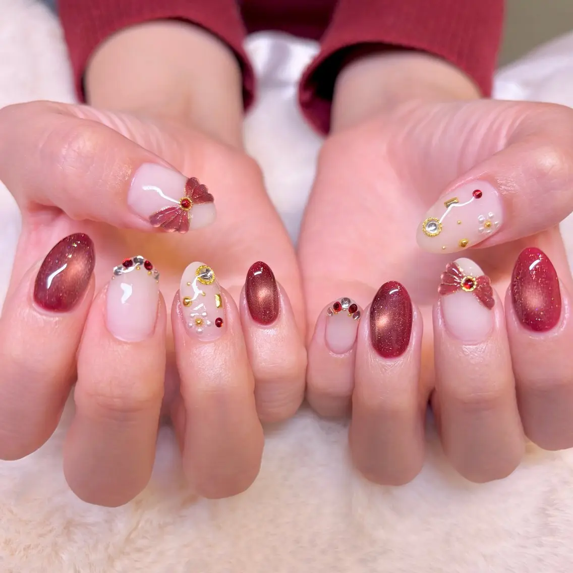 ネイル ボルドー ガーリー ハンドネイル nail salon e'mu💐のネイルデザイン