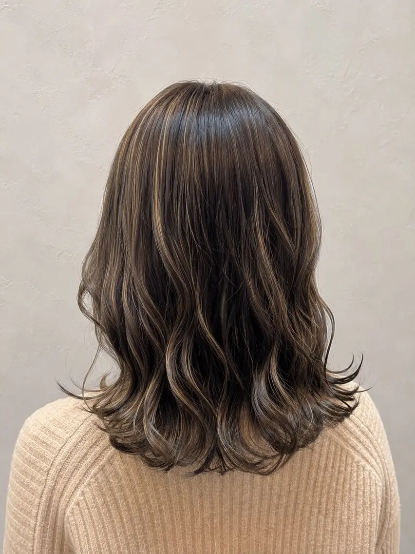 セミロング カラー アッシュ ハイライトカラー ハイライト カット ヘアカラー トリートメント 【enil代表】 杉林和哉のヘアスタイル