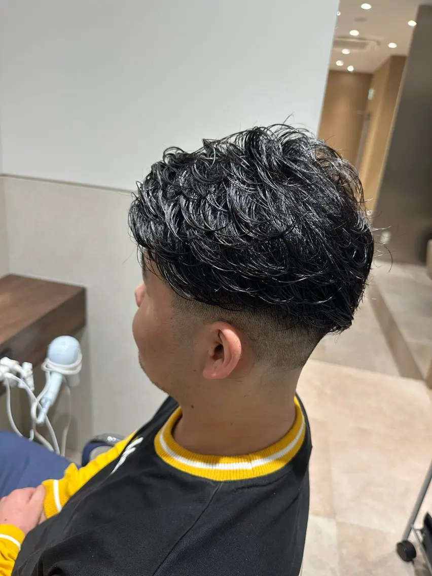 ショート パーマ メンズ フェードカット メンズパーマ ショートヘア 石井秀二郎メンズ パーマ京都河原町のヘアスタイル