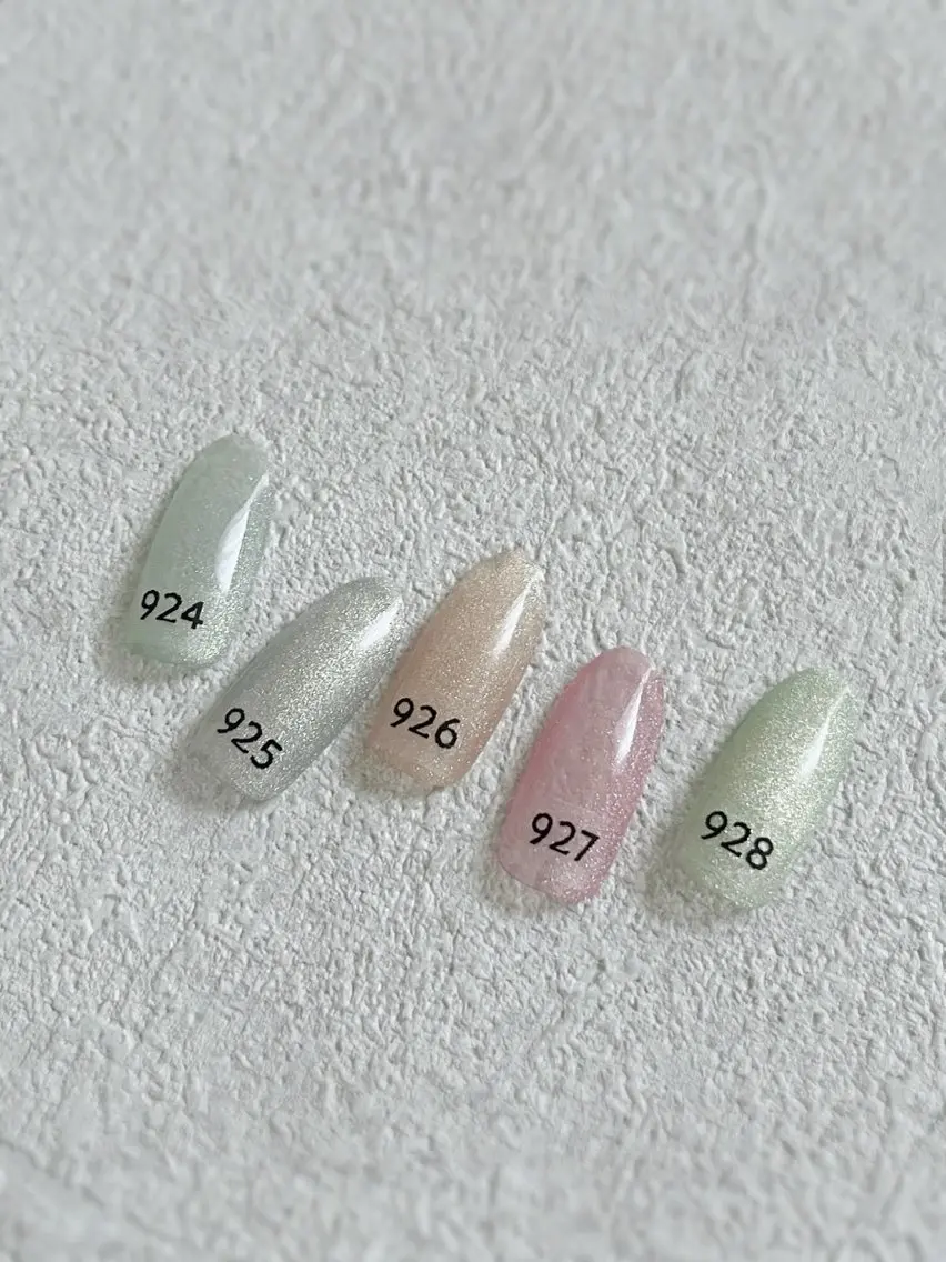 ネイル ジェルネイル キラキラネイル マグネットネイル 春ネイル nailsalon anrireのネイルデザイン